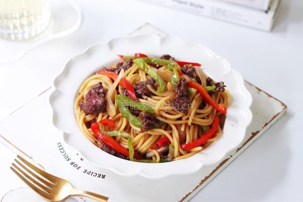 牛肉炒意面的做法图解14