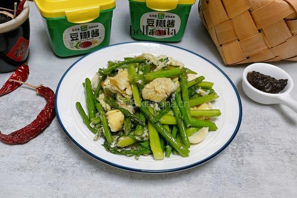 鸡蛋炒芦笋尖的做法图解11