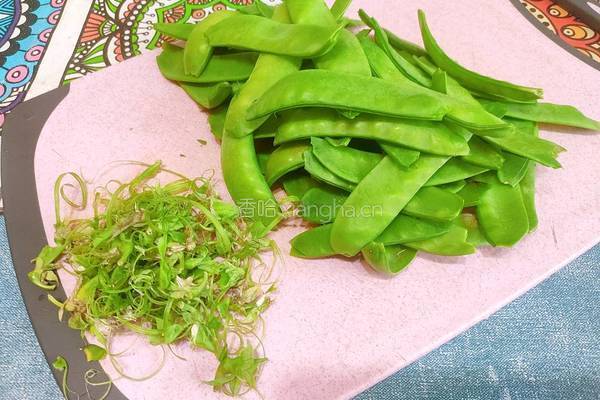 虫草花炒荷兰豆的做法图解4