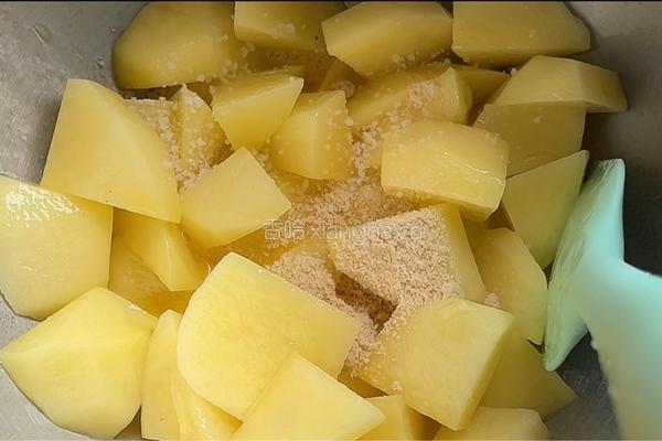 炸土豆块的做法图解4