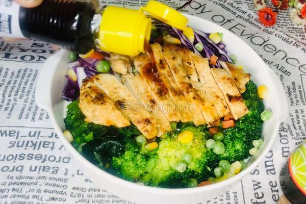 鸡胸肉彩蔬沙拉的做法图解10
