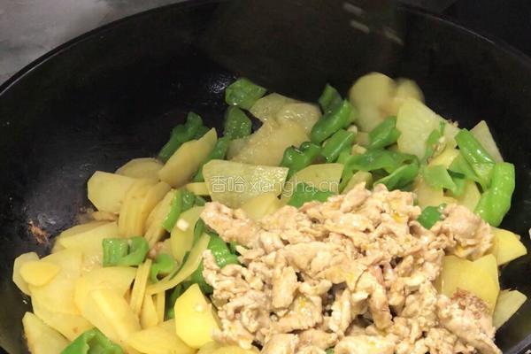青椒土豆炒肉片的做法图解12