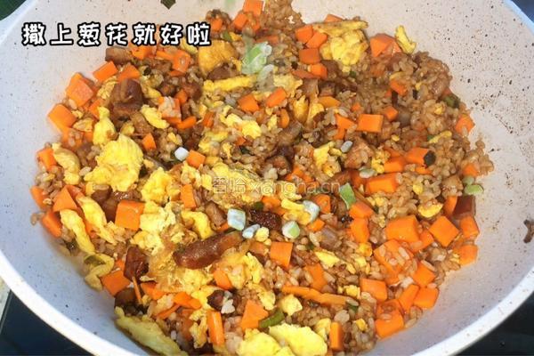 酱油鸡蛋炒饭的做法图解6