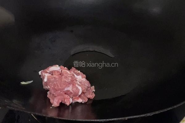 丝瓜炒肉片的做法图解1