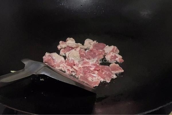 丝瓜炒肉片的做法图解2