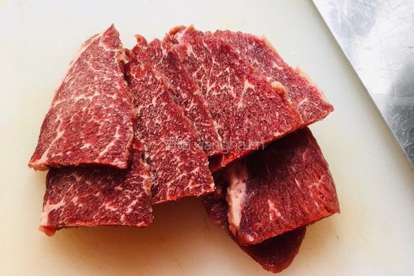 香菇牛肉酱的做法图解1