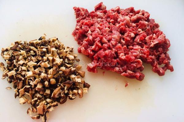 香菇牛肉酱拌面的做法图解3