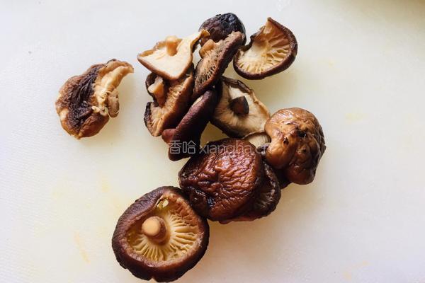 莲花白回锅肉的做法图解3
