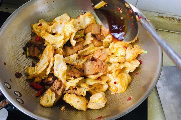 莲花白回锅肉的做法图解9