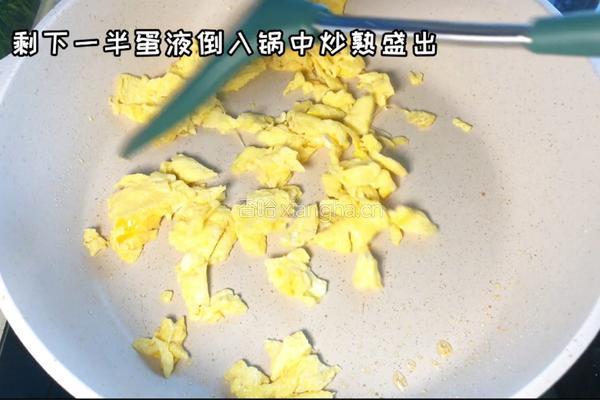 腊肠鸡蛋炒饭的做法图解3