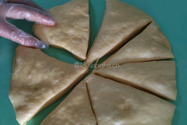 自制风味液种椰蓉排包的做法图解9