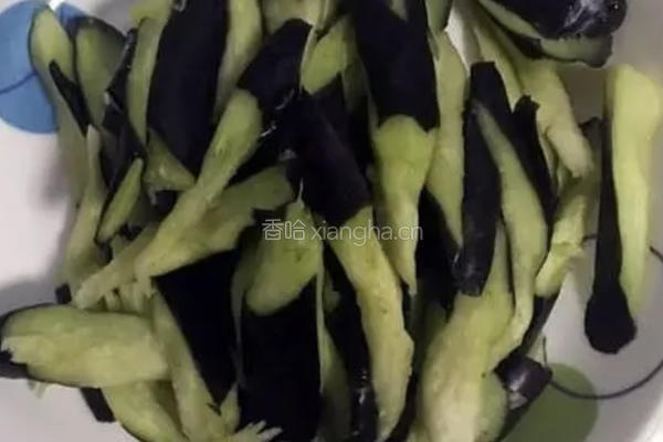 米汤焖茄子的做法图解2