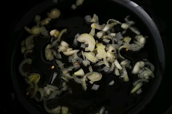 熬制牛肉香辣酱的做法图解3
