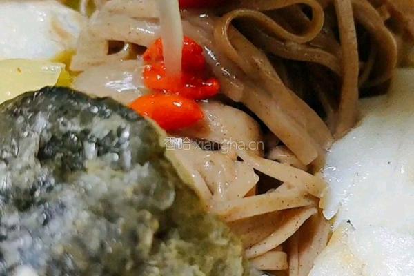 黄鱼煨面的做法图解10