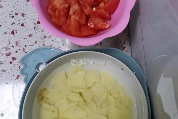 番茄土豆片的做法图解1