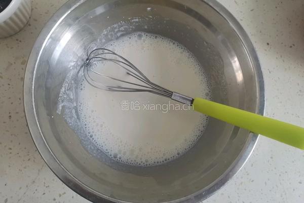 蔓越莓天使蛋糕卷的做法图解2