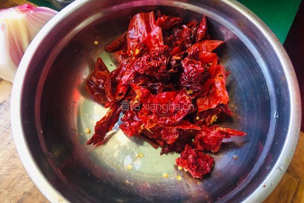 干辣椒炒土豆丝拌扯面的做法图解2