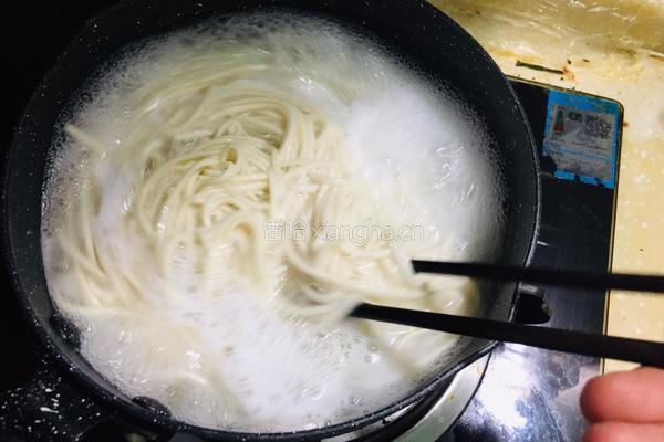 油泼辣子拌面的做法图解3
