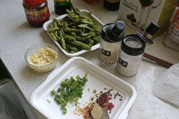 干煸豆角的做法图解3