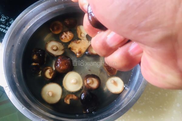 香辣香菇酱的做法图解2