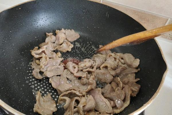 菌菇炒牛肉的做法图解3