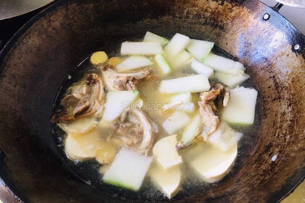冬瓜鱼头炖豆腐的做法图解3