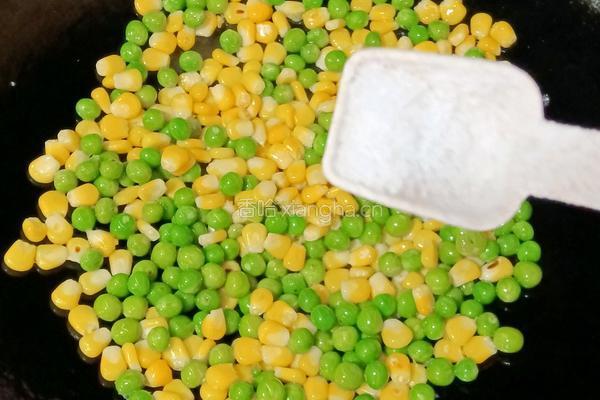 菠萝时蔬炒饭的做法图解7