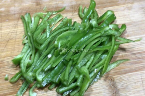 苋菜梗胡萝卜炒肉丝的做法图解4