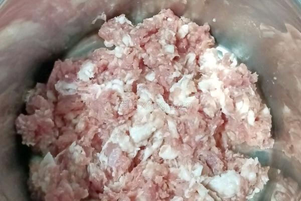 马蹄胡萝卜肉丸子的做法图解3