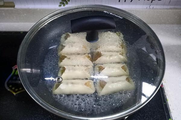 西葫鲜肉锅贴的做法图解18