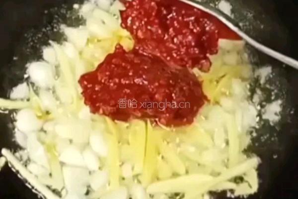豆瓣酱炒花甲的做法图解13