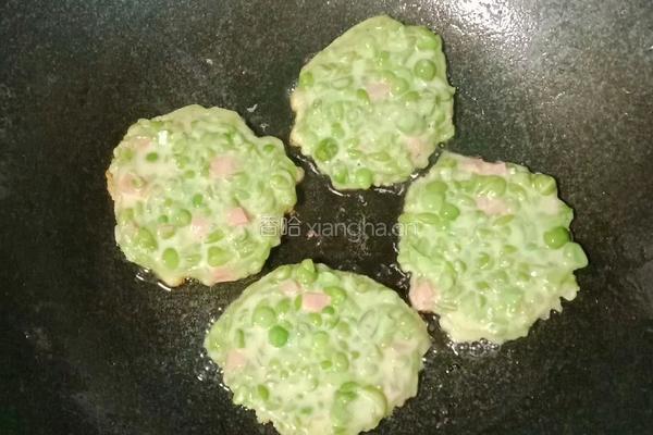 豌豆火腿鸡蛋饼的做法图解8