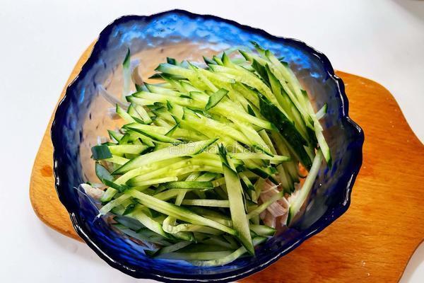 黄瓜拌鸡丝的做法图解8