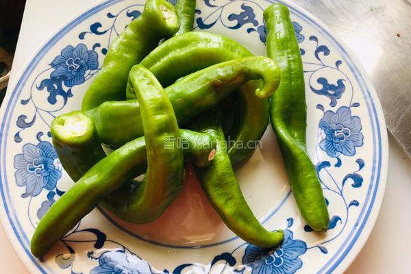 青椒肉丝的做法图解1