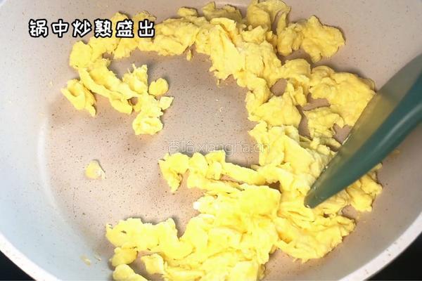 青椒鸡蛋拌面的做法图解2