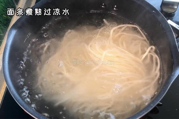 青椒鸡蛋拌面的做法图解5