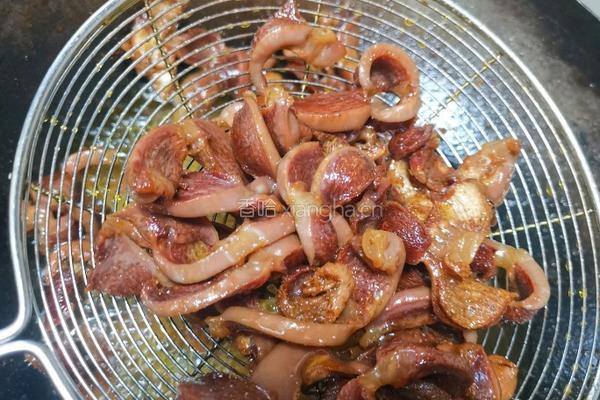 烧烤味炸鸡胗的做法图解4