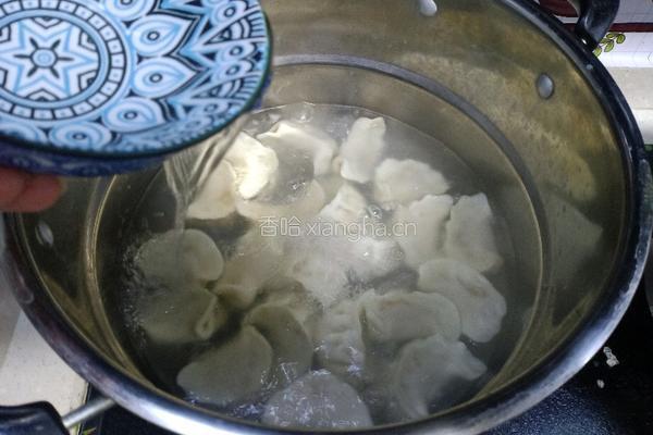 鲜肉水饺的做法图解13
