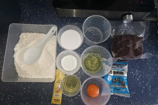 云南传统点心一一蛋清饼的做法图解1