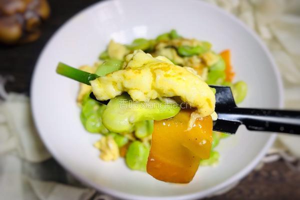 蚕豆米炒鸡蛋的做法图解13
