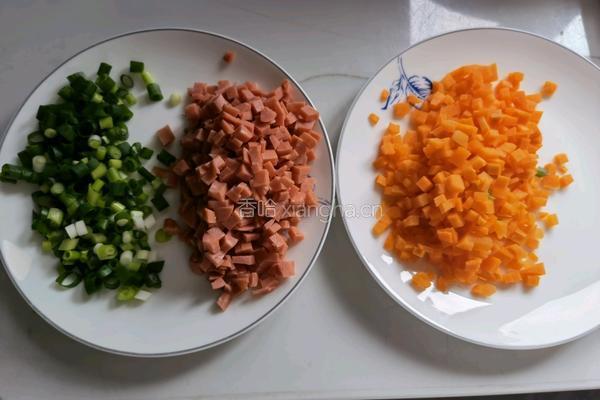 虾仁蛋炒饭的做法图解2