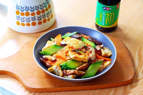 鸡蛋香菇炒时蔬