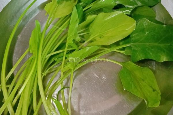 肉丸汤河粉的做法图解1
