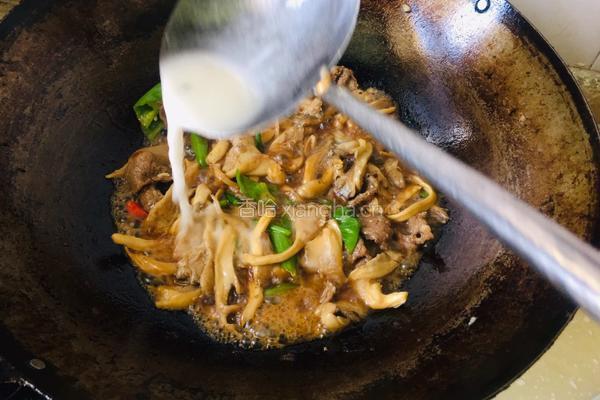 平菇炒肉片的做法图解10