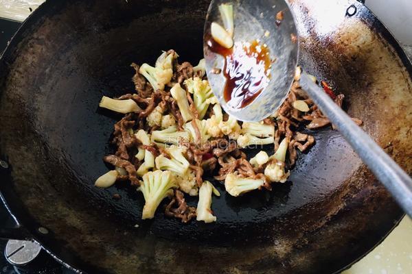 菜花炒肉丝的做法图解12