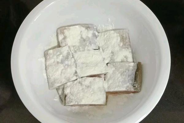 酸甜带鱼的做法图解3