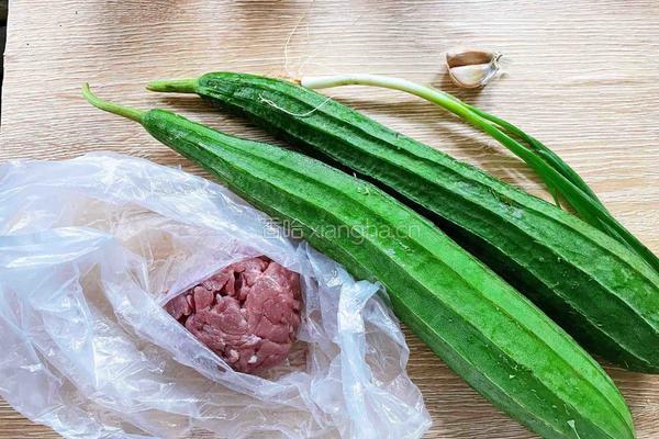 丝瓜肉末的做法图解1