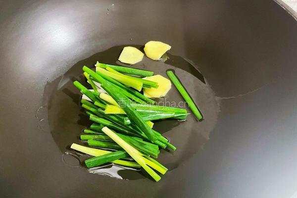 葱油焖鸡的做法图解5