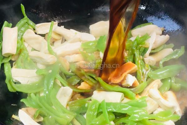 青椒炒豆干边的做法图解11