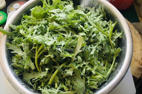 炒面蒸茼蒿的做法图解4